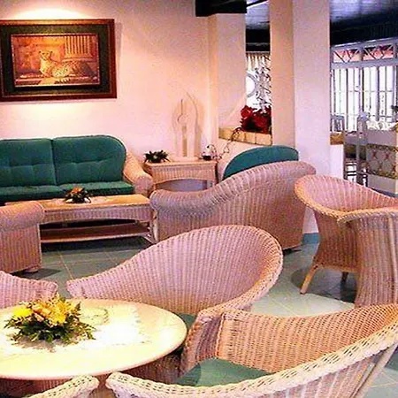 Calema Avenida Jardim Монте-Гордо